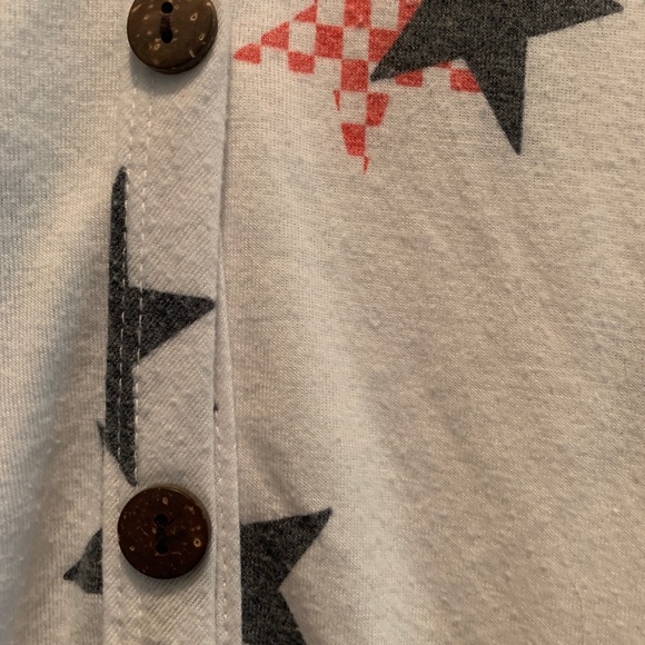 eesome White sleeveless stars top - Picture 4 of 8